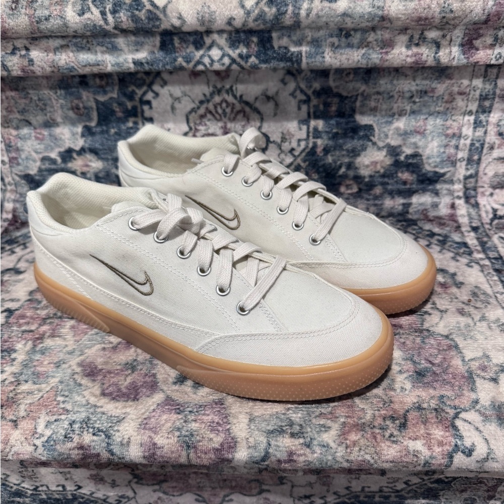 Nike Men's Off-White Canvas Sneakers size 8